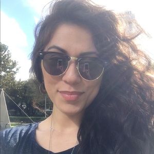 Meet your Posher, Christina